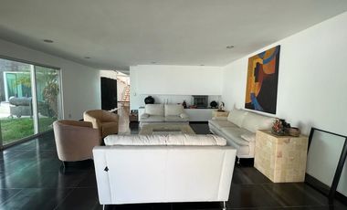 Casa en Renta en Lomas del Tecnologico con cuarto de juegos.