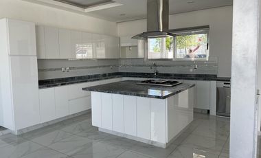 SE VENDE CASA EN LUCEPOLIS