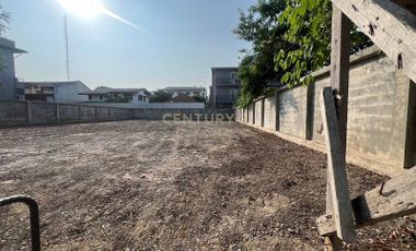 For urgent rent** Empty land 185 sq.w, Soi Areesamphan 10, beautiful plot, suitable for commercial use. Office/28-LA-67012