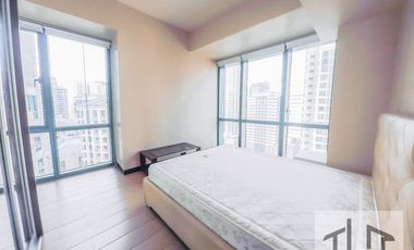 Fully Furnished 1 Bedroom Condo for Sale in 8 Forbestown Road BGC Taguig City