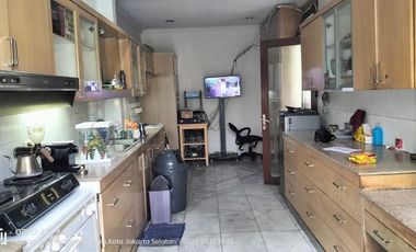 Rumah Bonus Pool Area Cipete Utara, 650 Meter Ke Jalan Antasari