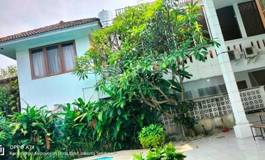 Rumah Bonus Pool Area Cipete Utara, 650 Meter Ke Jalan Antasari