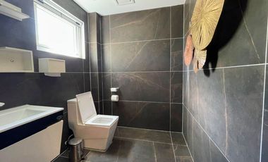 For Sale: Overlooking House with Elevator in Banilad Cebu