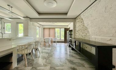 For Sale: Overlooking House with Elevator in Banilad Cebu