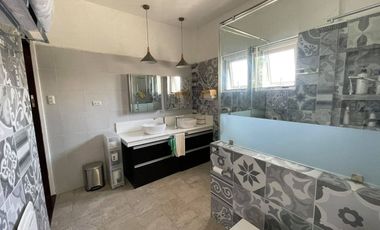 For Sale: Overlooking House with Elevator in Banilad Cebu