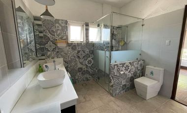 For Sale: Overlooking House with Elevator in Banilad Cebu