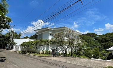 For Sale: Overlooking House with Elevator in Banilad Cebu