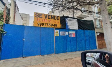 VENDO TERRENO EN MIRAFLORES . Listo para construir !!!RDM