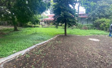 VENDO CASA COMO TERRENO EN CUERNAVACA, GRAN UBICACIÓN, ZONA FRESCA.