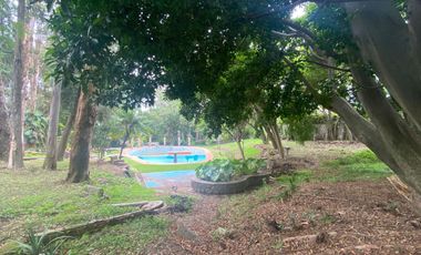 VENDO CASA COMO TERRENO EN CUERNAVACA, GRAN UBICACIÓN, ZONA FRESCA.