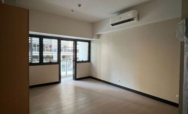 Studio with balcony condominium for sale in Salcedo Skysuites, Makati City