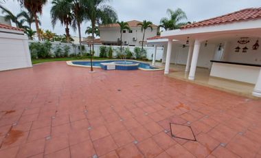 Samborondon, Se renta hermosa casa 4 dormitorios con jacuzzi y piscina