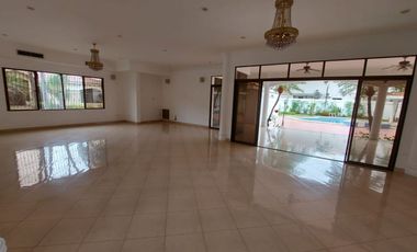 Samborondon, Se renta hermosa casa 4 dormitorios con jacuzzi y piscina