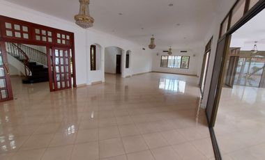 Samborondon, Se renta hermosa casa 4 dormitorios con jacuzzi y piscina