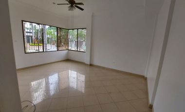 Samborondon, Se renta hermosa casa 4 dormitorios con jacuzzi y piscina