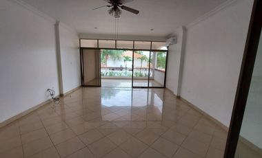 Samborondon, Se renta hermosa casa 4 dormitorios con jacuzzi y piscina