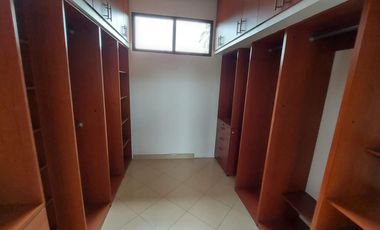 Samborondon, Se renta hermosa casa 4 dormitorios con jacuzzi y piscina