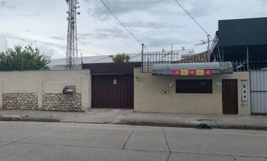 VENTA TERRENO COMERCIAL EN CUENCA, UNA CUADRA DEL AEROPUERTO, DOS CUADRAS  UNIVERSIDAD TECNICA SALESIANA