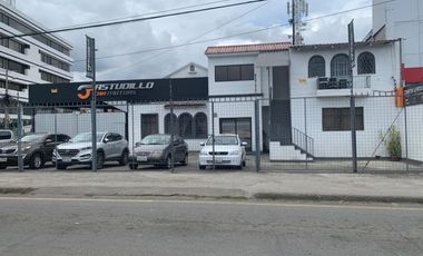 VENTA TERRENO COMERCIAL EN CUENCA, UNA CUADRA DEL AEROPUERTO, DOS CUADRAS  UNIVERSIDAD TECNICA SALESIANA
