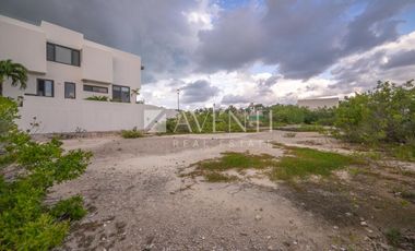 Terreno en venta en Isla Dorada Residencial en Cancún, Quintana Roo.