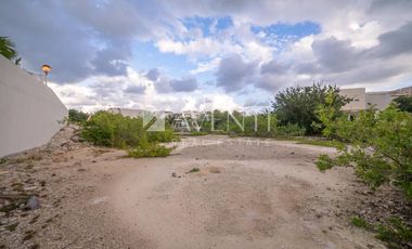 Terreno en venta en Isla Dorada Residencial en Cancún, Quintana Roo.