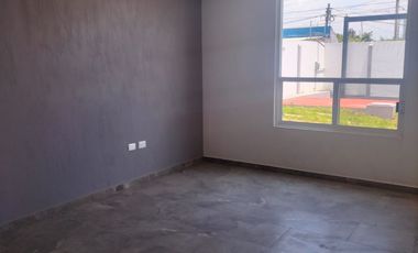 Bodega De 820m2 Construidos y 1,260m2 A 15Min De Parque Finsa y 10min De Forjadores.