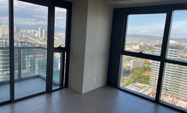 4 Bedroom Semi Furnished Unit FOR RENT in UPTOWN RITZ RESIDENCE