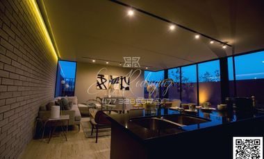 CASA EN RENTA, a 3 MIN. DE LA IBERO, León,Gto; NUEVA, 4 REC, JARDINES, FRACC. CON ALBERCA