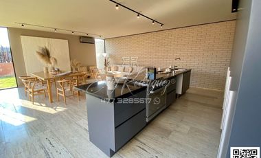 CASA EN RENTA, a 3 MIN. DE LA IBERO, León,Gto; NUEVA, 4 REC, JARDINES, FRACC. CON ALBERCA
