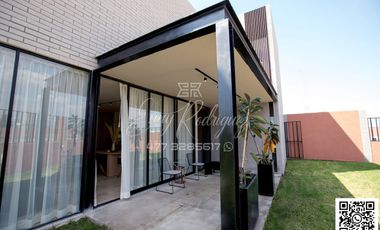 CASA EN RENTA, a 3 MIN. DE LA IBERO, León,Gto; NUEVA, 4 REC, JARDINES, FRACC. CON ALBERCA