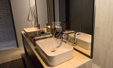 CASA EN RENTA, a 3 MIN. DE LA IBERO, León,Gto; NUEVA, 4 REC, JARDINES, FRACC. CON ALBERCA