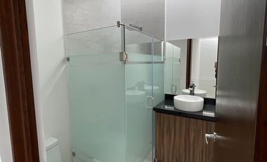 CASA EN RENTA 4 RECAMARAS (UNA EN PLANTA BAJA) AL NORTE DE LEON, GTO