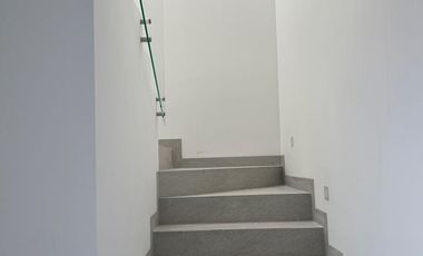 CASA EN RENTA 4 RECAMARAS (UNA EN PLANTA BAJA) AL NORTE DE LEON, GTO