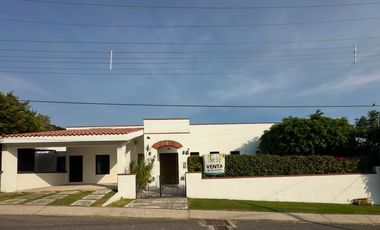 CASA EN VENTA EN FRACCIONAMIENTO LOMAS DE COCOYOC MORELOS