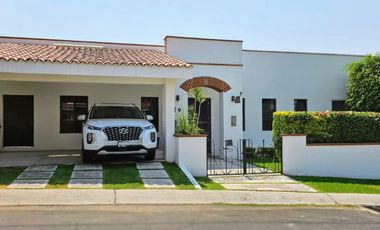 CASA EN VENTA EN FRACCIONAMIENTO LOMAS DE COCOYOC MORELOS
