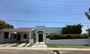 CASA EN VENTA EN FRACCIONAMIENTO LOMAS DE COCOYOC MORELOS