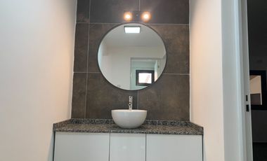 EN VENTA HERMOSA Y COMODA CASA A ESTRENAR