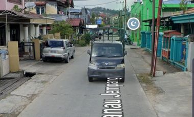 Dijual Rumah Tua Hitung Tanah di Danau Jempang Samarinda Kalimantan Timur Lokasi Strategis