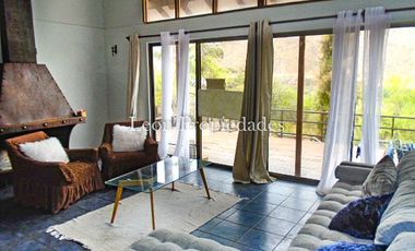 León Propiedades vende parcela con 2 casas en los Canelos, Curacaví