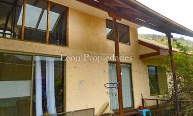 León Propiedades vende parcela con 2 casas en los Canelos, Curacaví