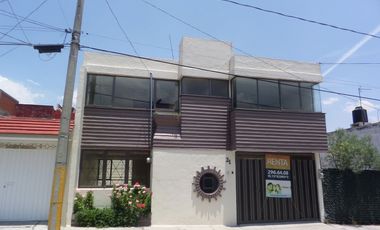 Casa en renta ideal para oficina en el Fraccionamiento San José Vista Hermosa, Puebla.