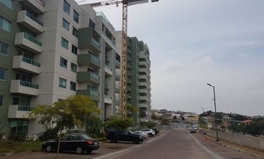 Alquilo ¡Amplio y cómodo departamento con Doble Parqueo!