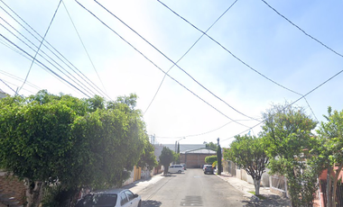 Hermosa y amplia casa en remate en la Col. Ferrocarril, Guadalajara, Jalisco!