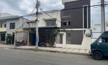 CASA COMERCIAL EN ZONA NORTE SECTOR GASTRONÓMICO DE PORTOVIEJO