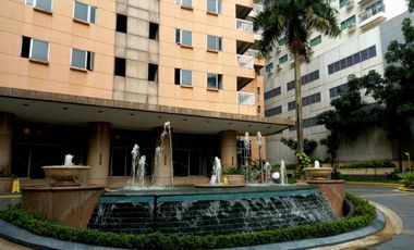 Golf course view 3 bedroom unit in 8 Wack Wack near Ortigas, Makati, BGC Megamall, Shangrila Mall, Podium