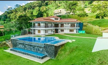 FINCA LA TRINIDAD EN ALQUILER EN COPACABANA LLAMANOS AL3022482694 FULL EQUIPADA