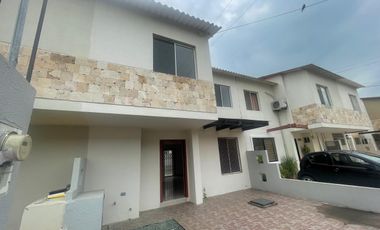 URBANIZACION MALAGA DOS VENDO PRECIOSA VILLA DOS PLANTAS, TRES DORMITORIOS, EXCELENTES ACABADOS
