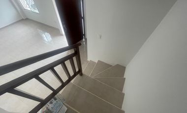 URBANIZACION MALAGA DOS VENDO PRECIOSA VILLA DOS PLANTAS, TRES DORMITORIOS, EXCELENTES ACABADOS