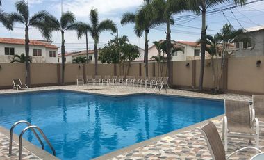 URBANIZACION MALAGA DOS VENDO PRECIOSA VILLA DOS PLANTAS, TRES DORMITORIOS, EXCELENTES ACABADOS