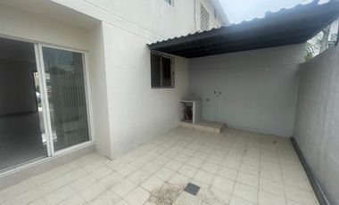 URBANIZACION MALAGA DOS VENDO PRECIOSA VILLA DOS PLANTAS, TRES DORMITORIOS, EXCELENTES ACABADOS